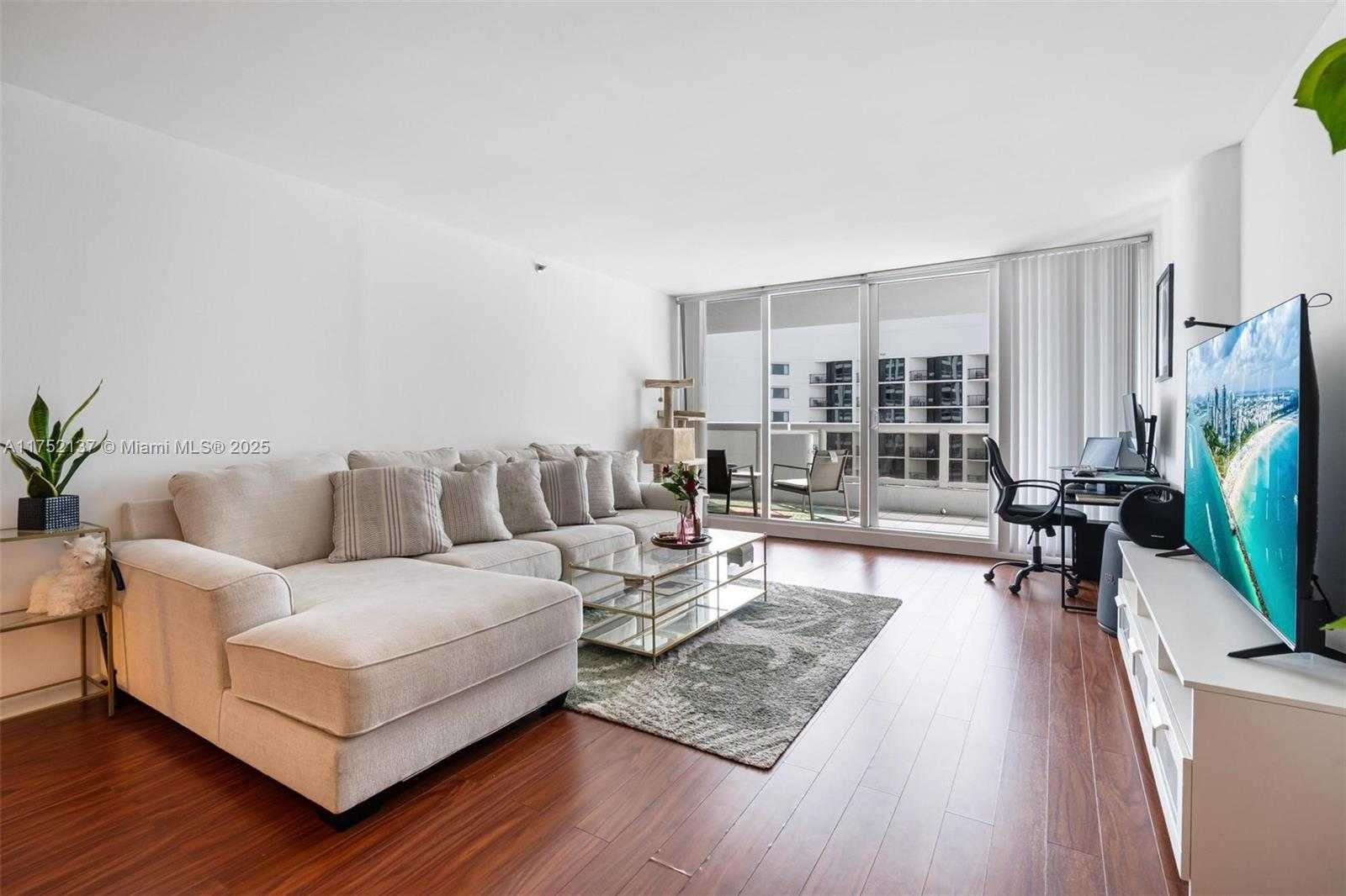 Small Image of 1717 NORTH BAYSHORE DR #A-3242, Miami Number 2