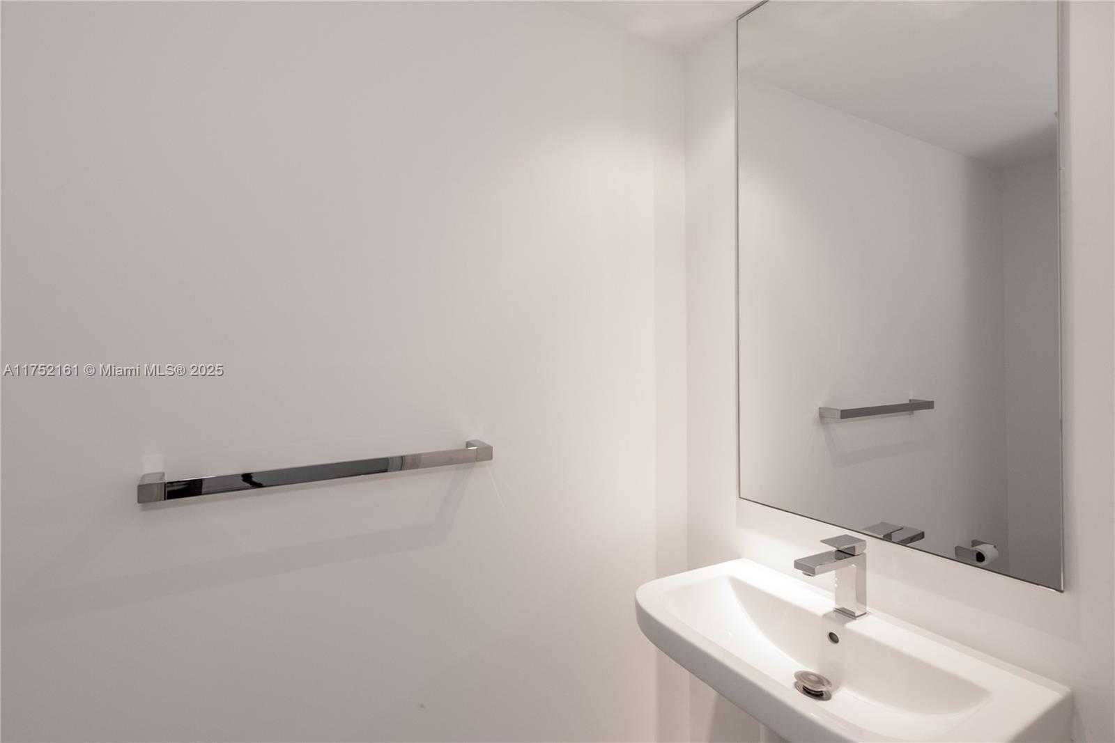 Small Image of 801 SOUTH MIAMI AVE #1602, Miami Number 25