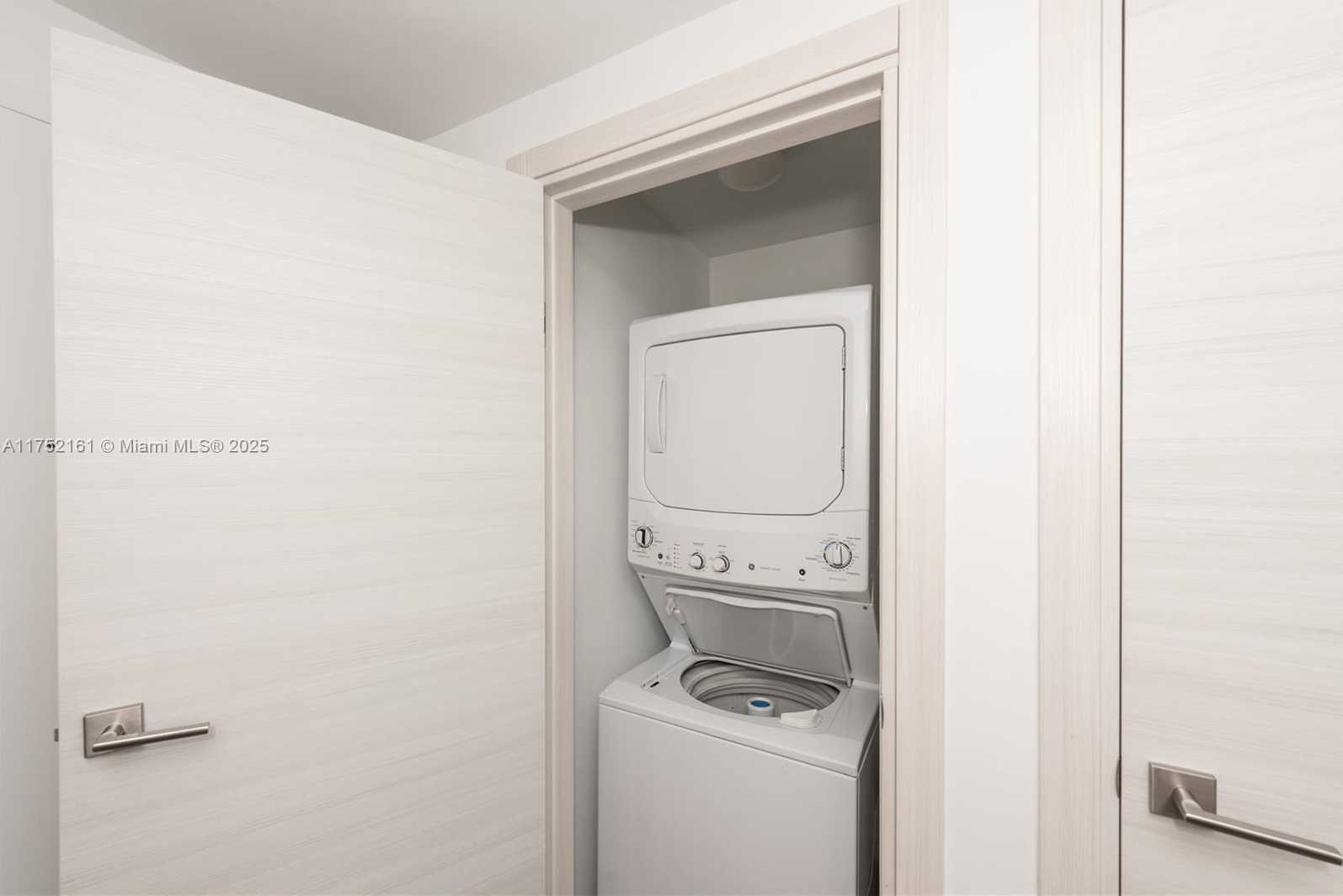 Small Image of 801 SOUTH MIAMI AVE #1602, Miami Number 26
