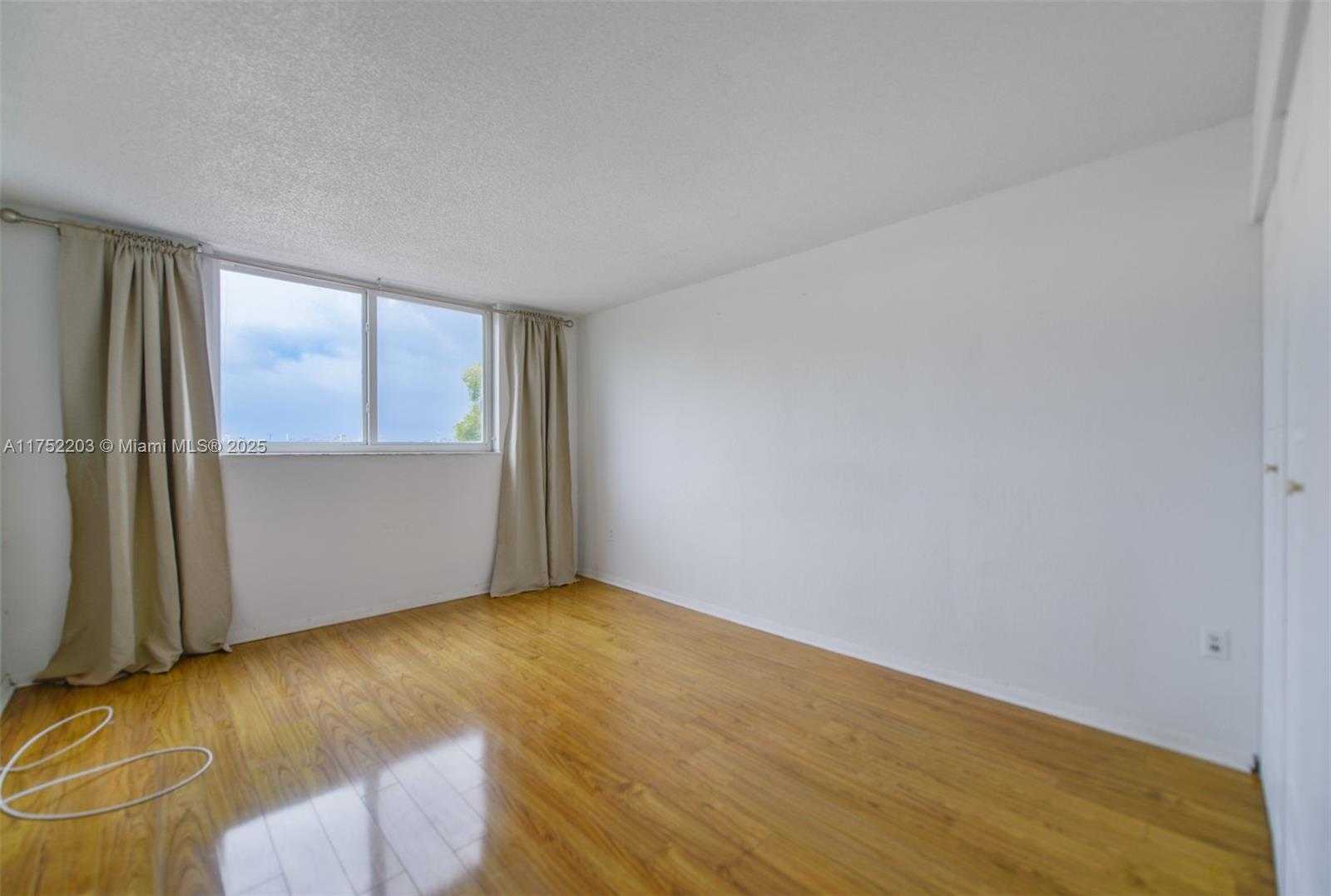Small Image of 1251 NORTH EAST 108TH ST #411, Miami Number 12