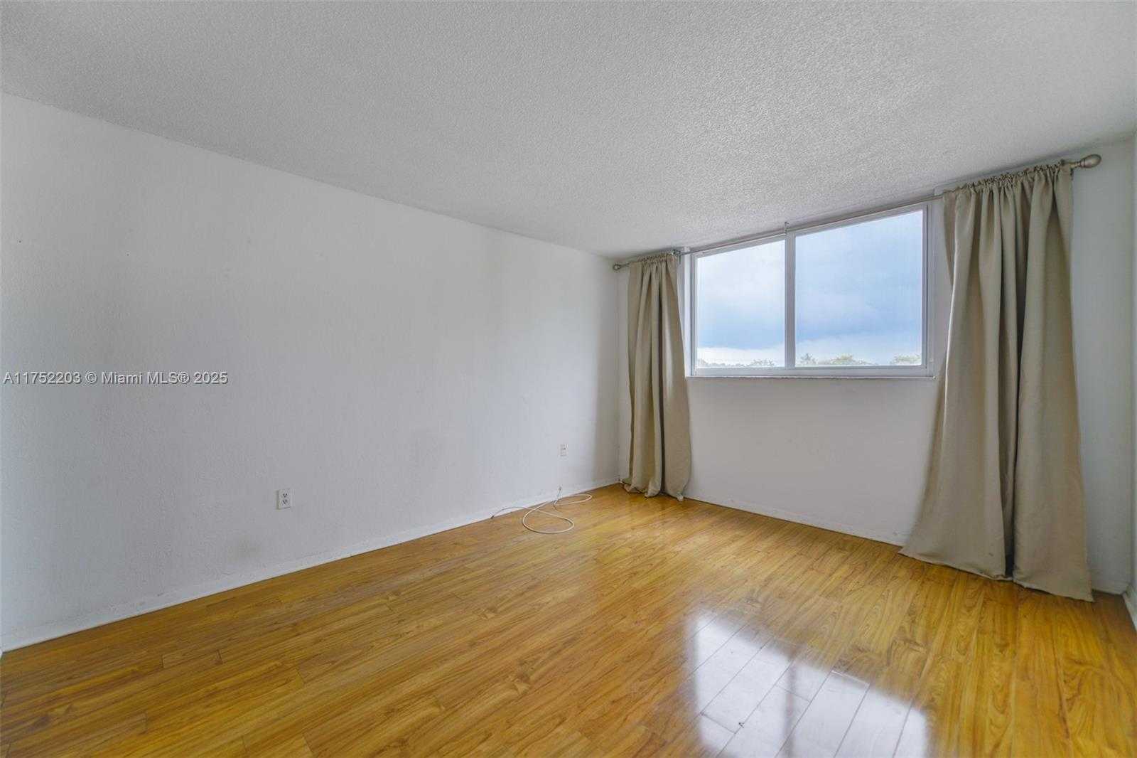 Small Image of 1251 NORTH EAST 108TH ST #411, Miami Number 13