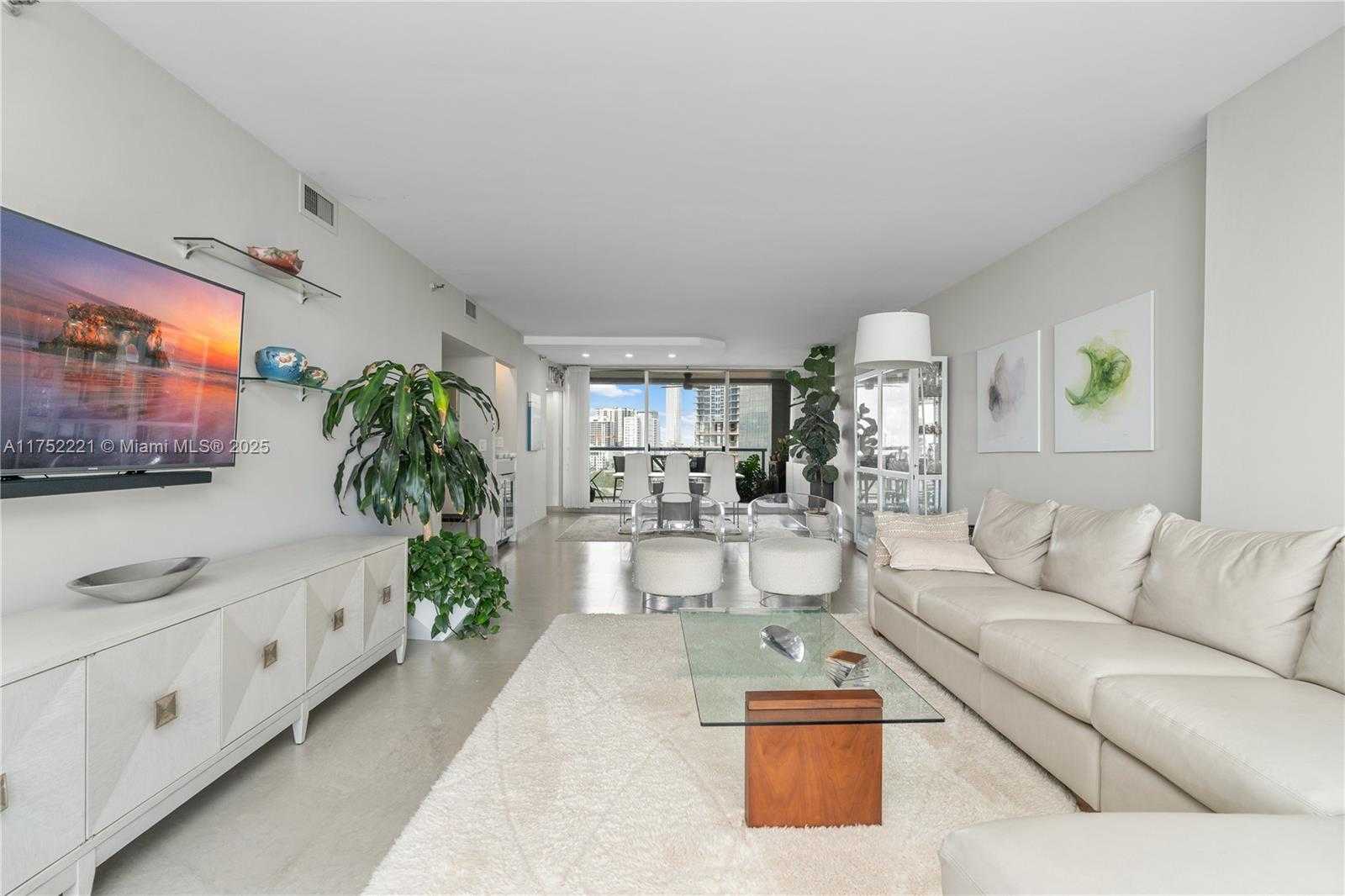 Small Image of 1541 BRICKELL AVE #A1202, Miami Number 15