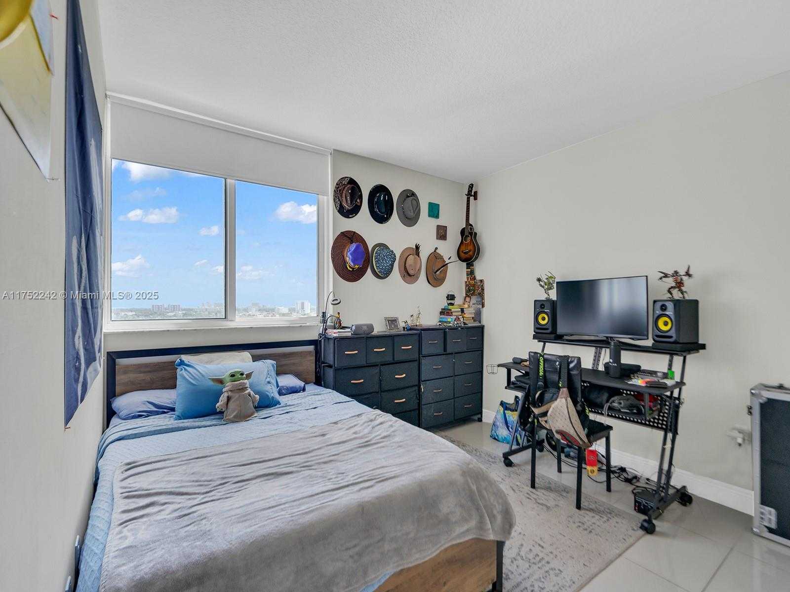 Small Image of 1861 NORTH WEST S RIVER DR #1410, Miami Number 13