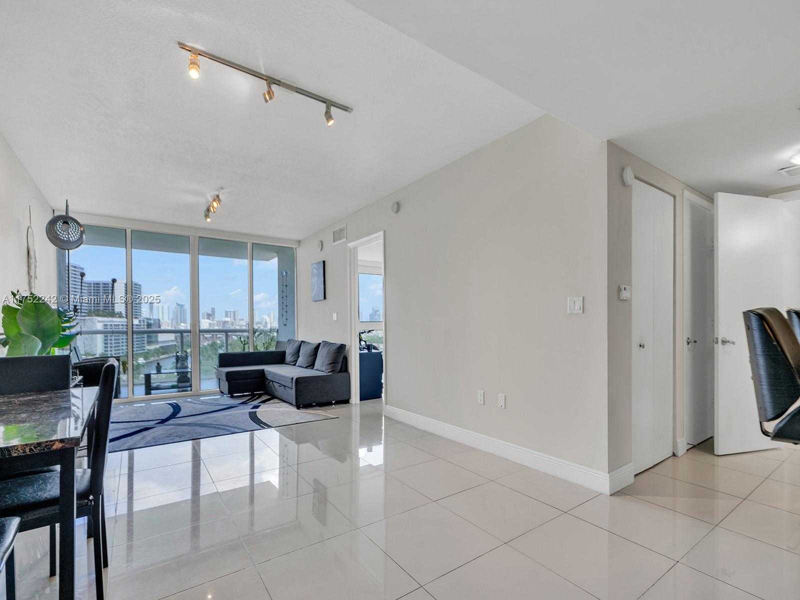 Small Image of 1861 NORTH WEST S RIVER DR #1410, Miami Number 19