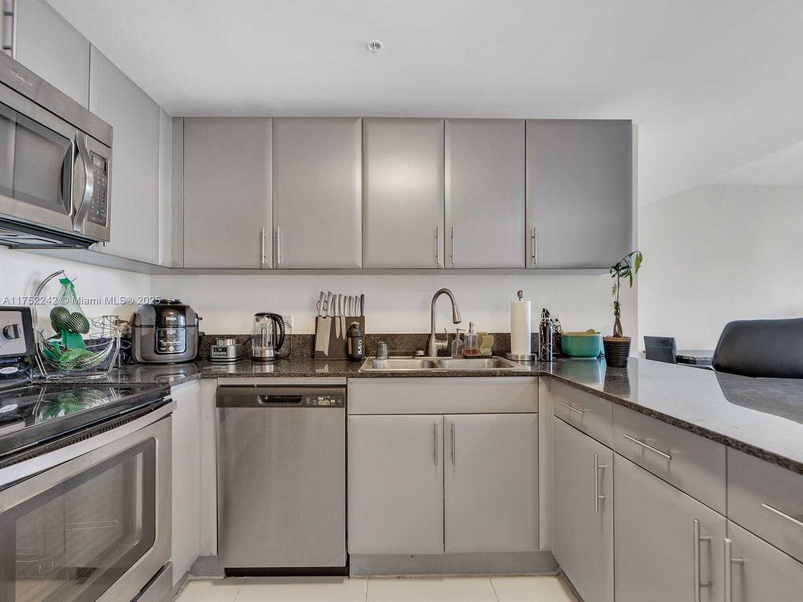 Small Image of 1861 NORTH WEST S RIVER DR #1410, Miami Number 24