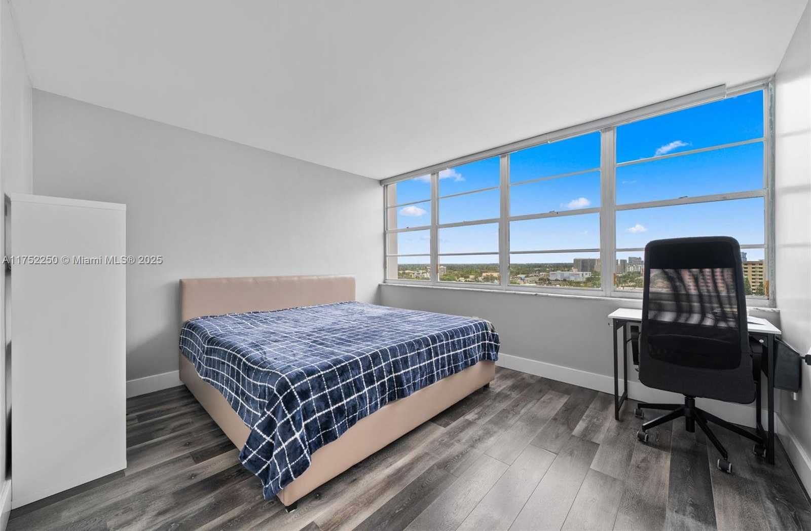 Small Image of 18011 BISCAYNE BLVD #1602, Aventura Number 13