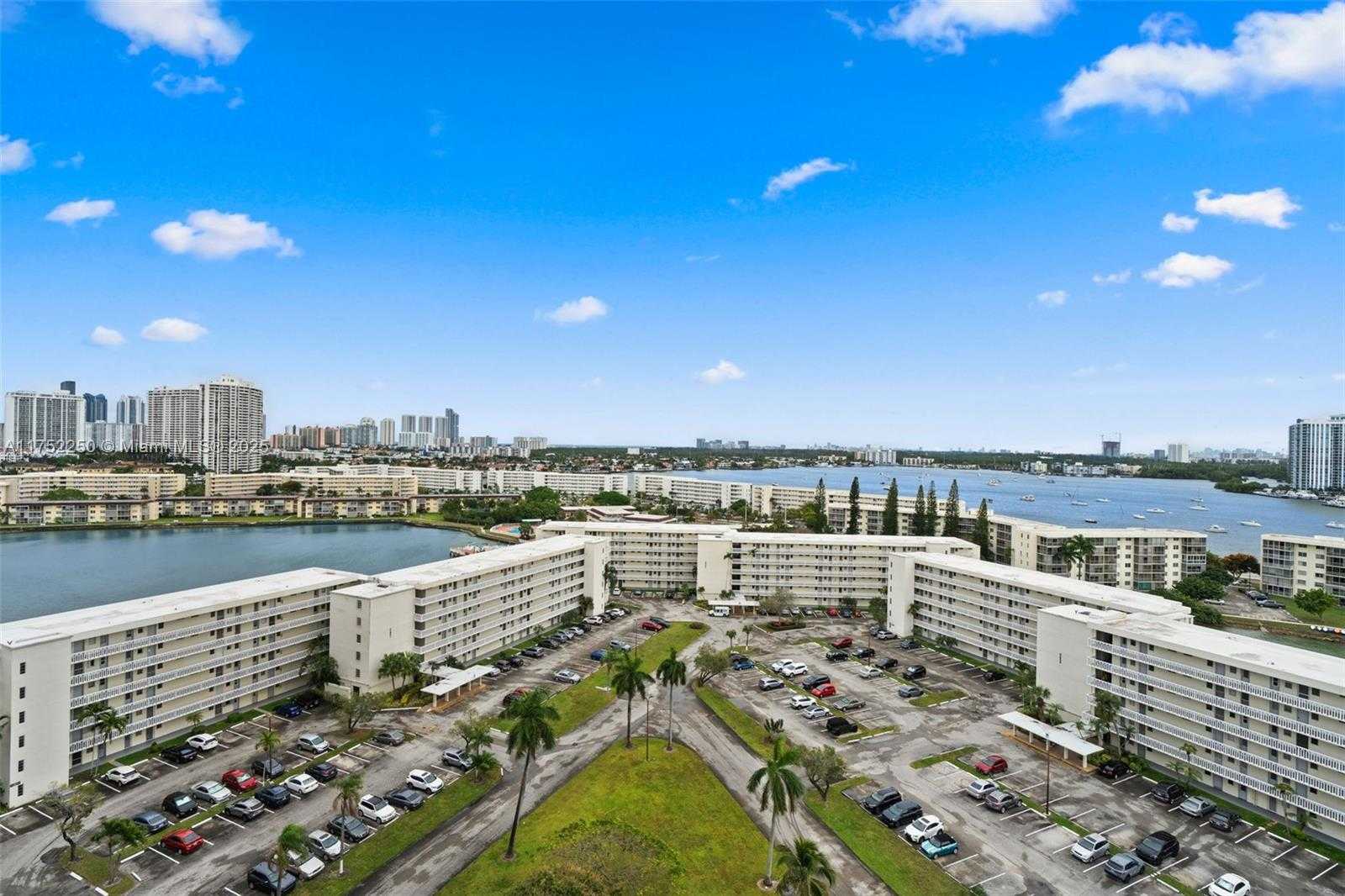 Small Image of 18011 BISCAYNE BLVD #1602, Aventura Number 19