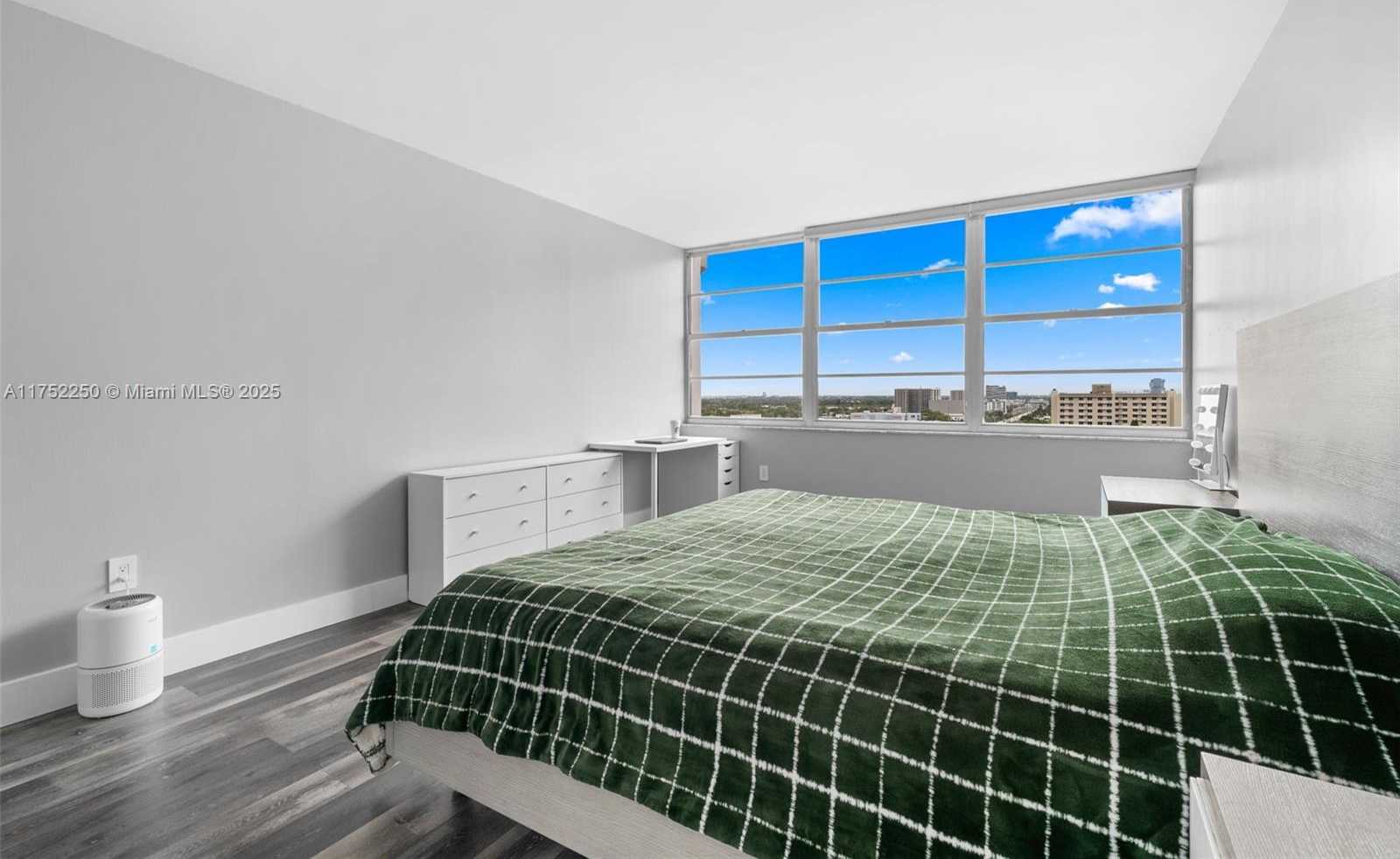 Small Image of 18011 BISCAYNE BLVD #1602, Aventura Number 24