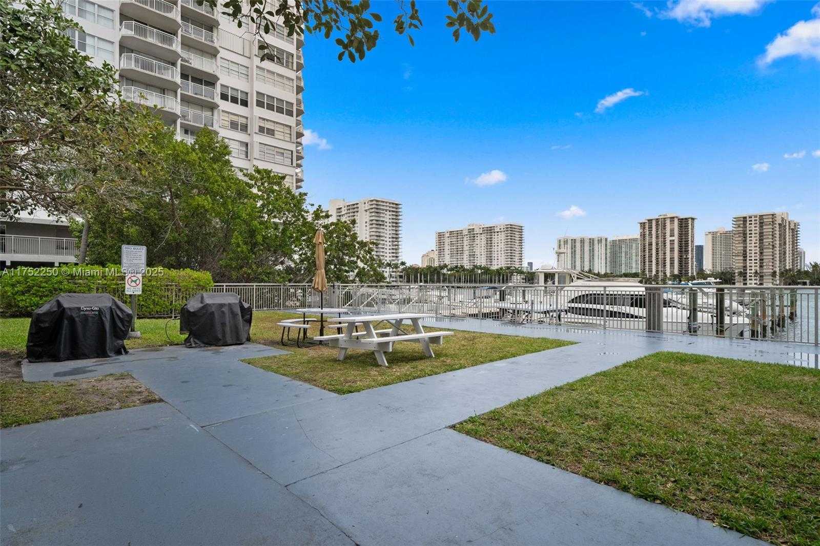 Small Image of 18011 BISCAYNE BLVD #1602, Aventura Number 29