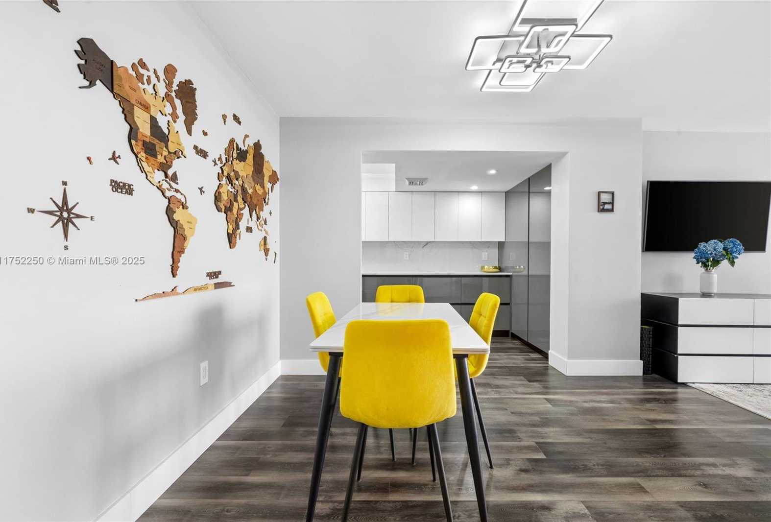 Small Image of 18011 BISCAYNE BLVD #1602, Aventura Number 9