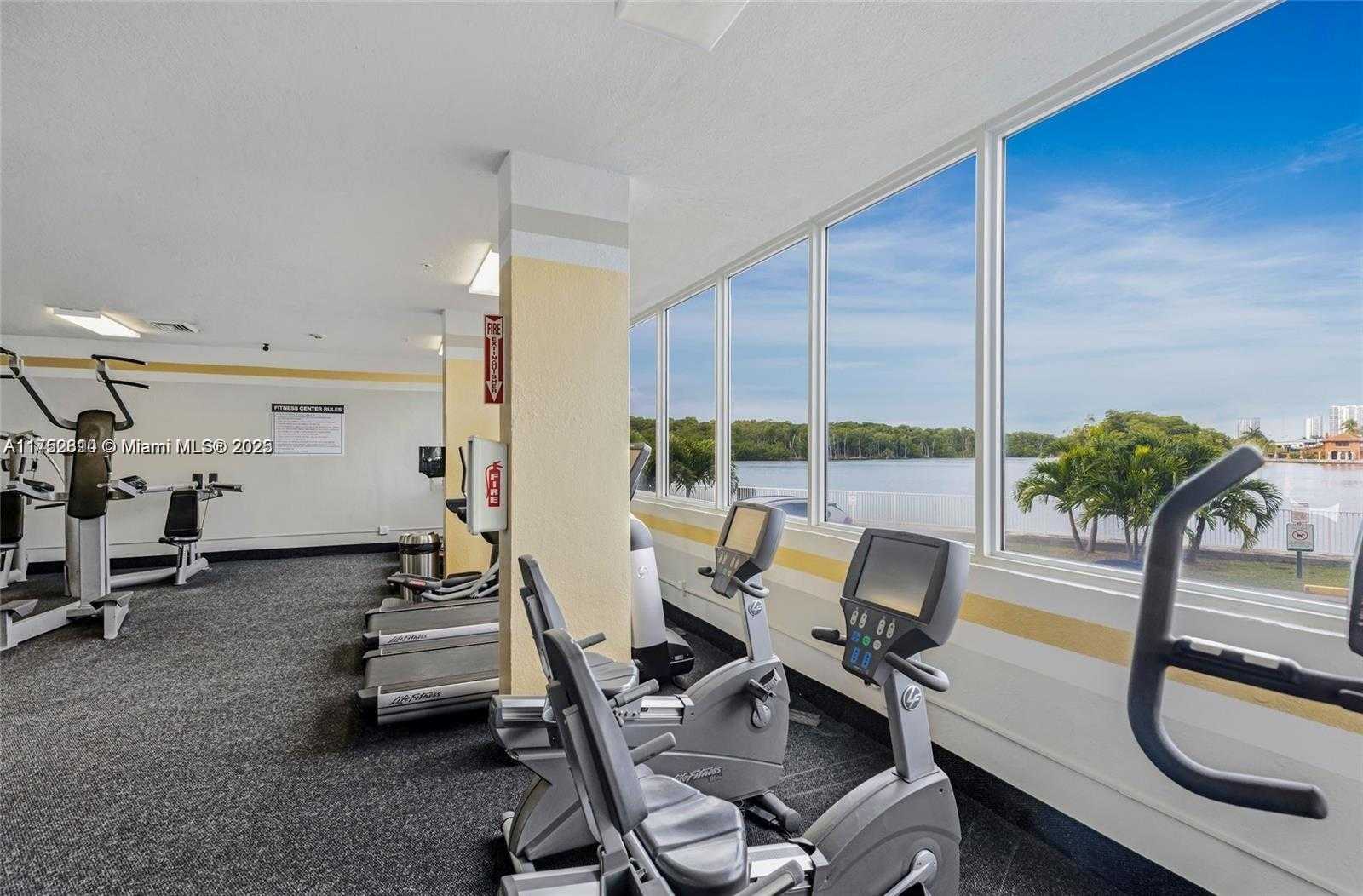 Small Image of 400 KINGS POINT DR #1527, Sunny Isles Beach Number 13