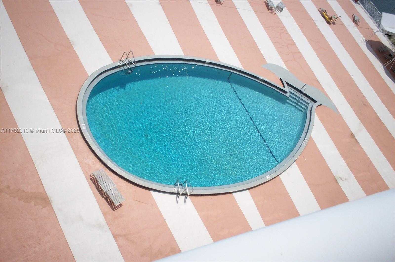 Small Image of 400 KINGS POINT DR #1527, Sunny Isles Beach Number 14