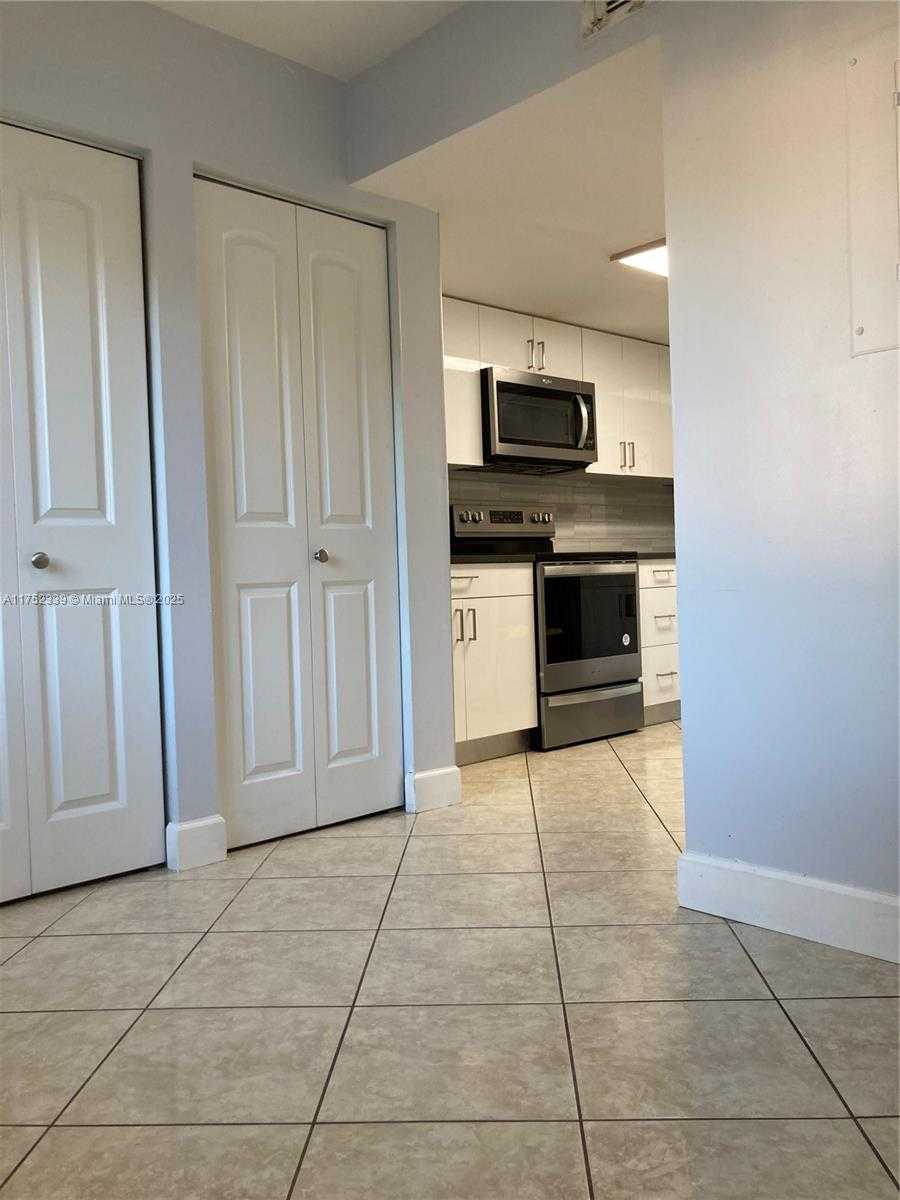 Small Image of 807 NORTH WEST 91ST TER #807, Plantation Number 12