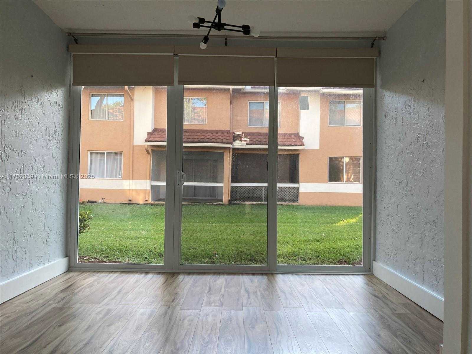 Small Image of 807 NORTH WEST 91ST TER #807, Plantation Number 17