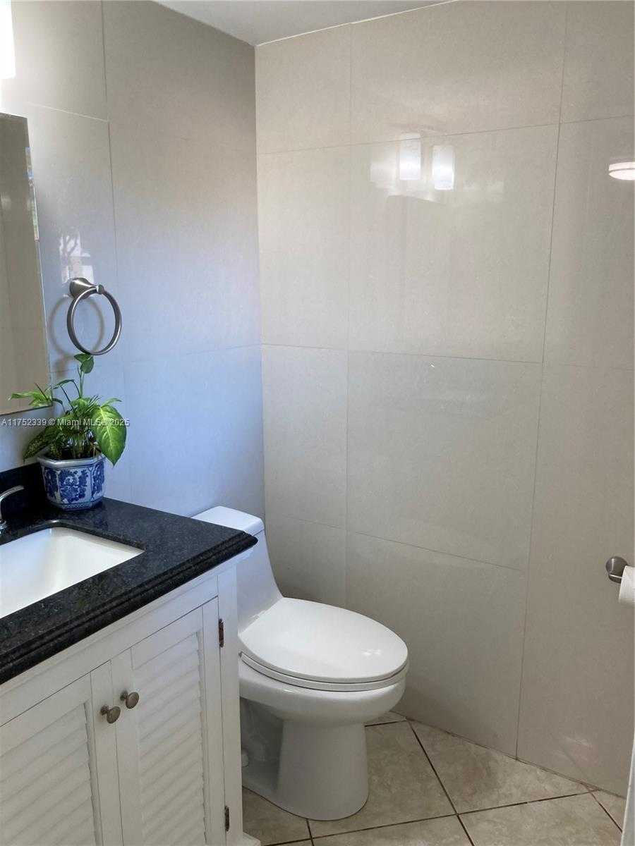 Small Image of 807 NORTH WEST 91ST TER #807, Plantation Number 25