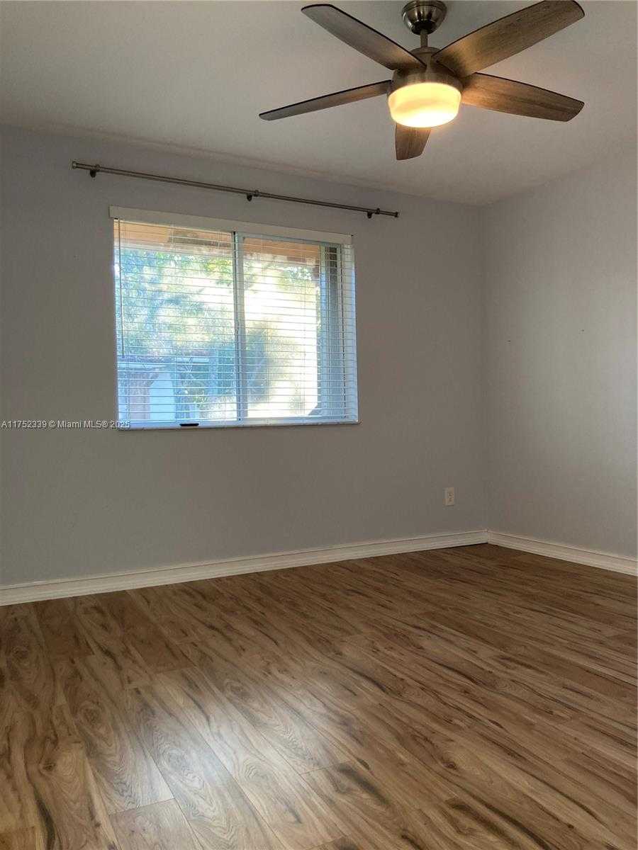 Small Image of 807 NORTH WEST 91ST TER #807, Plantation Number 32