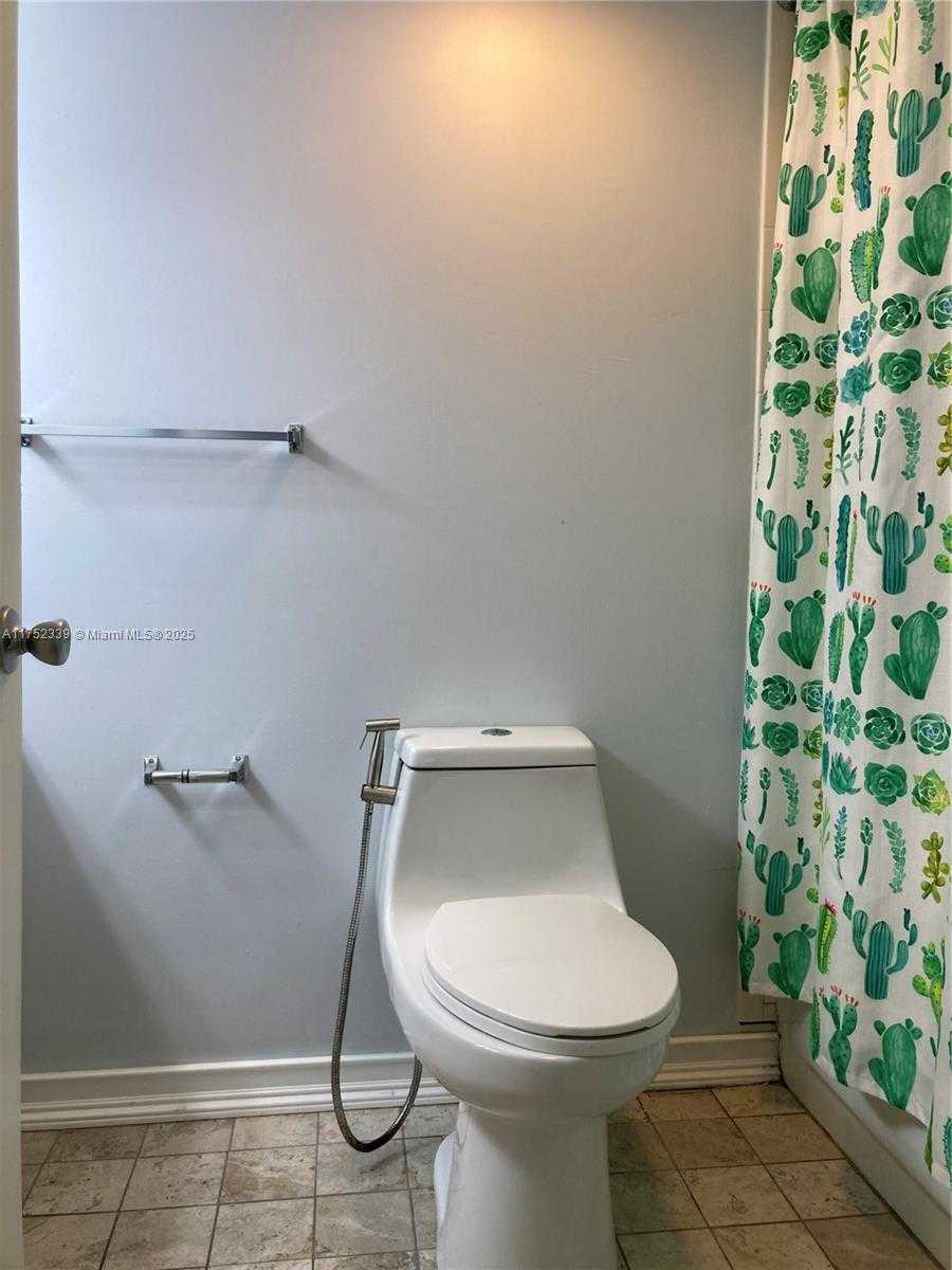 Small Image of 807 NORTH WEST 91ST TER #807, Plantation Number 33