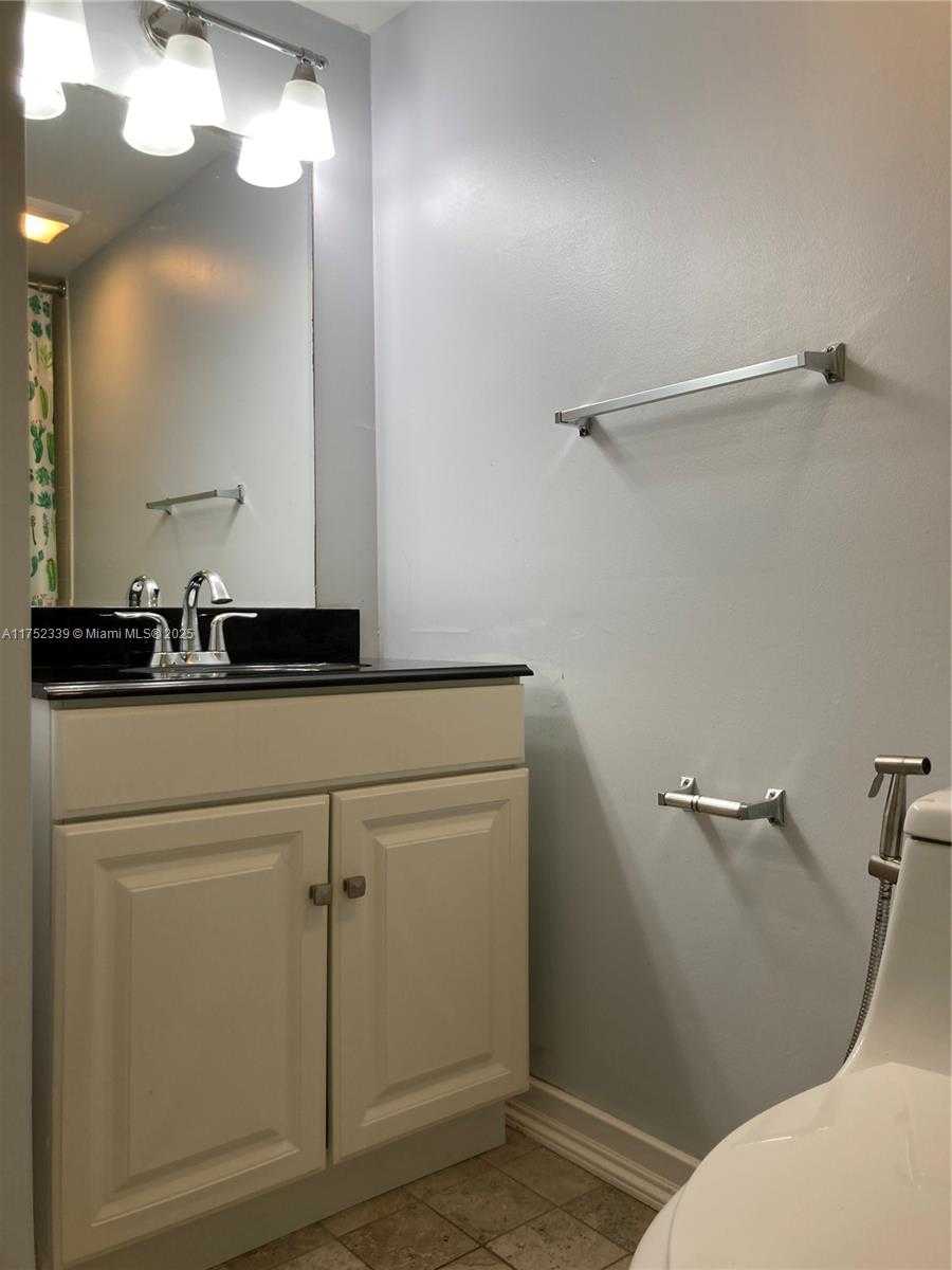 Small Image of 807 NORTH WEST 91ST TER #807, Plantation Number 34