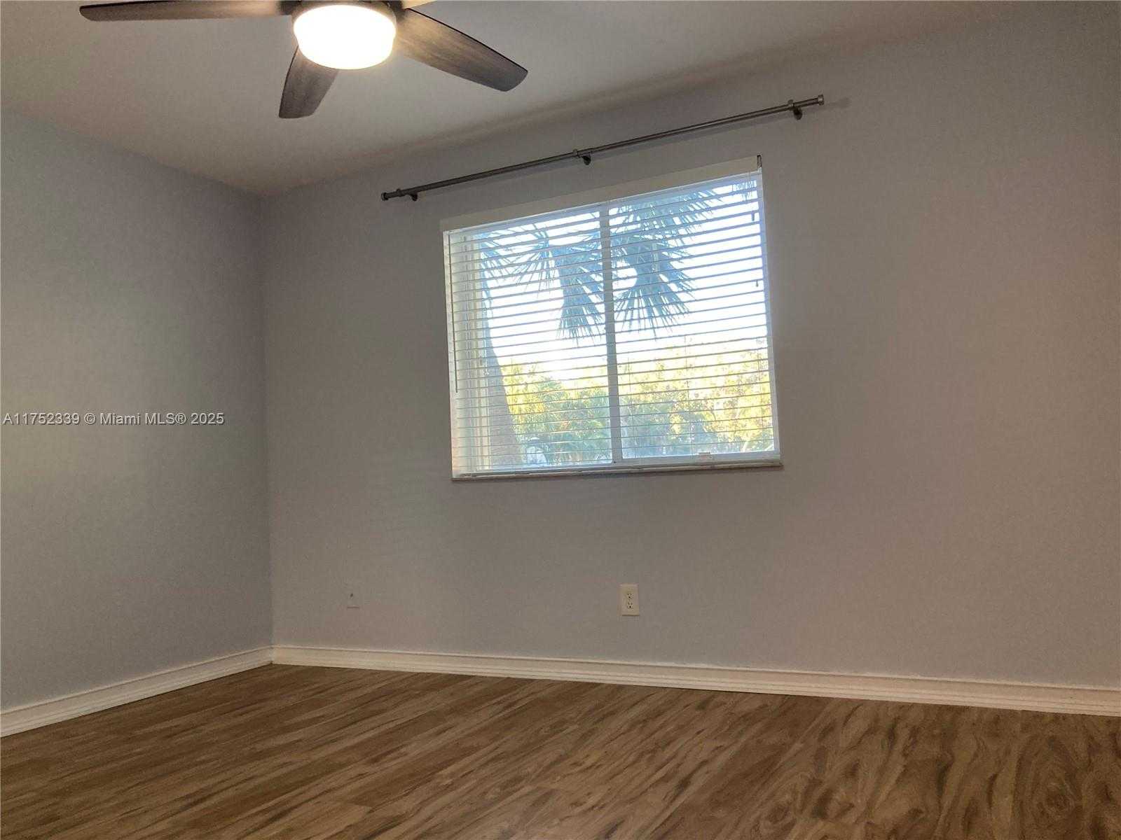 Small Image of 807 NORTH WEST 91ST TER #807, Plantation Number 36
