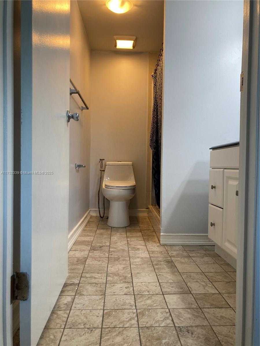 Small Image of 807 NORTH WEST 91ST TER #807, Plantation Number 38
