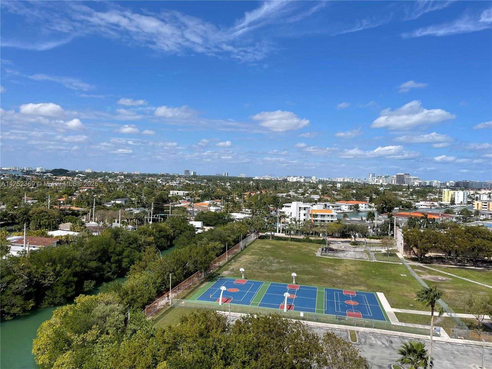 Small Image of 7441 WAYNE AVE #10E, Miami Beach Number 4