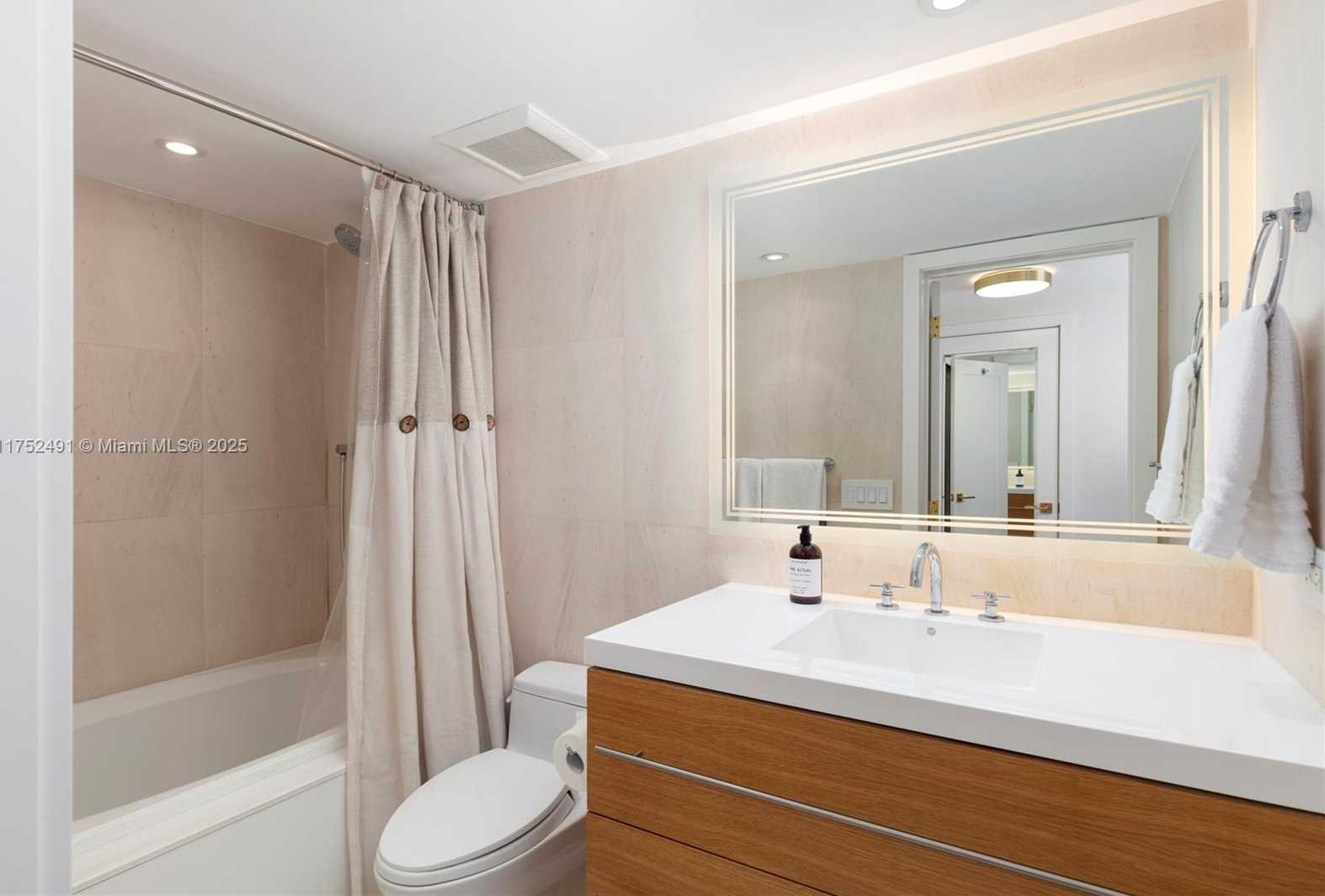 Small Image of 2843 SOUTH BAYSHORE DR #P3C&D, Miami Number 21