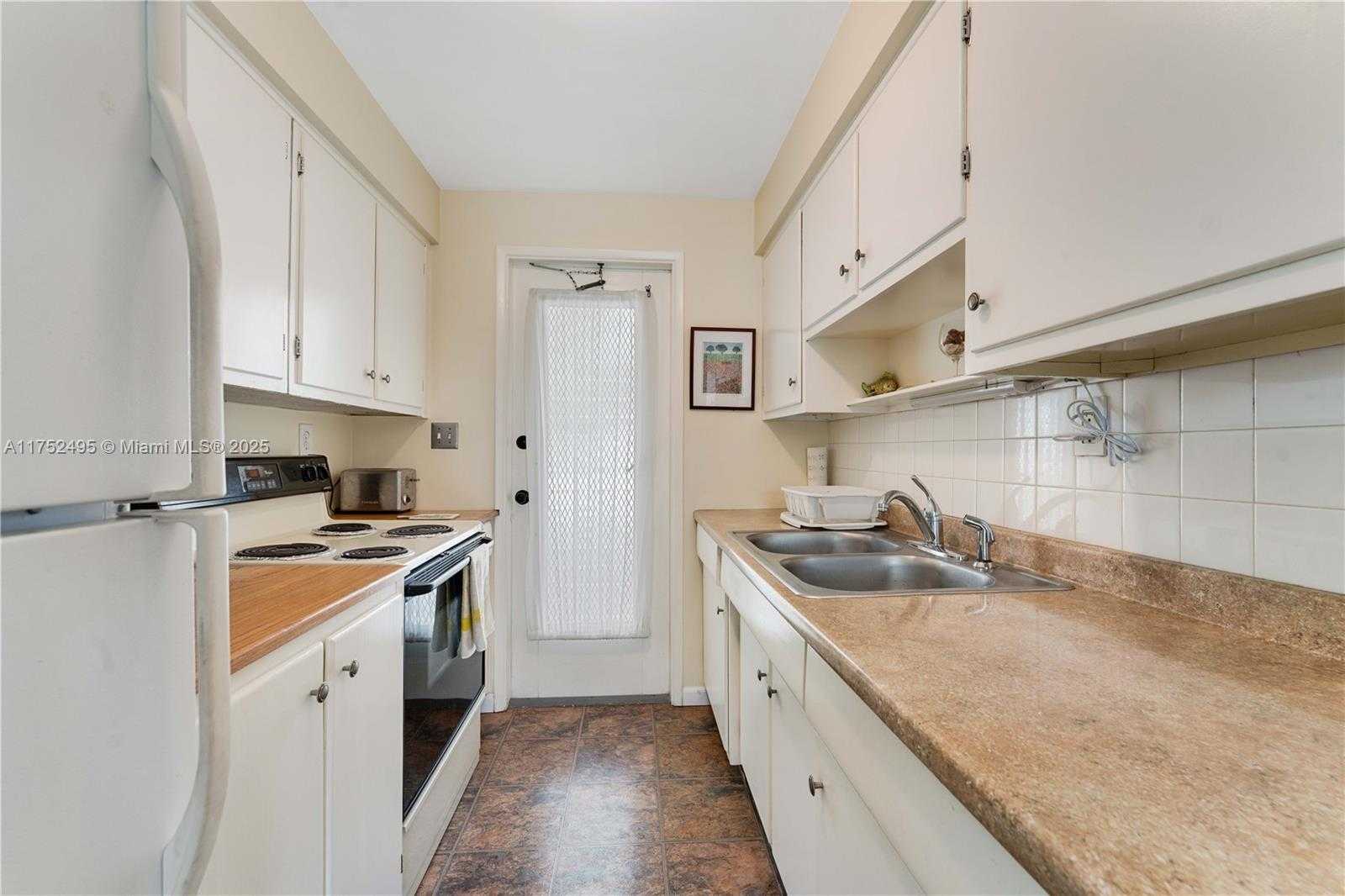 Small Image of 1155 103RD ST #8B, Bay Harbor Islands Number 10