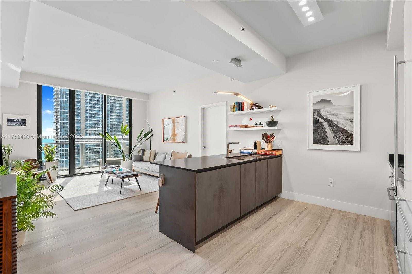 Small Image of 1010 BRICKELL AVE #4803, Miami Number 7