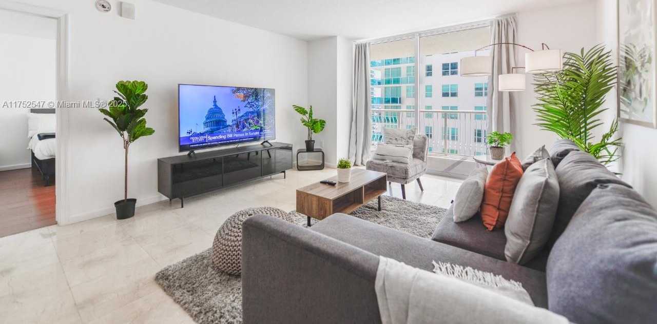 Small Image of 1200 BRICKELL BAY DR #2107, Miami Number 16