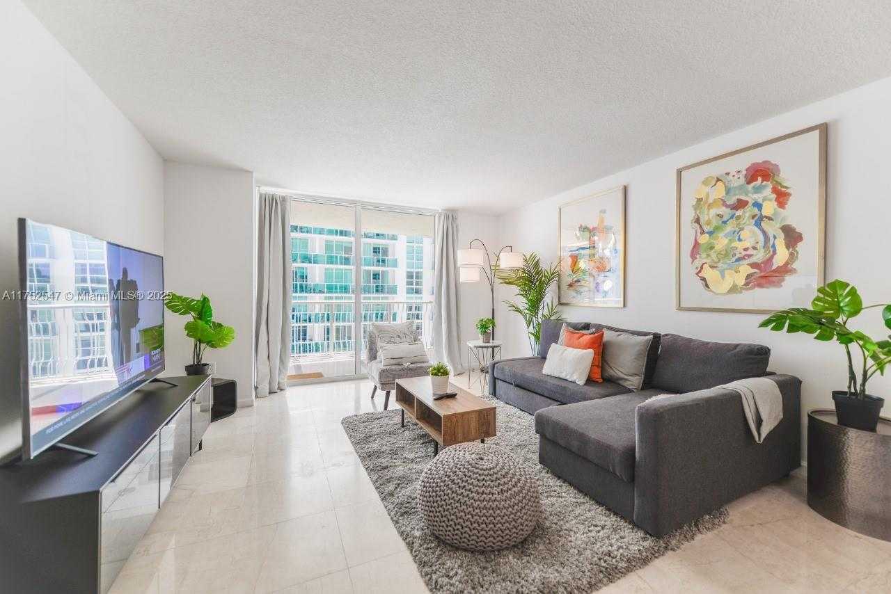 Small Image of 1200 BRICKELL BAY DR #2107, Miami Number 18