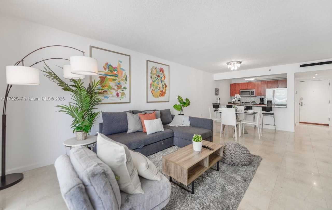 Small Image of 1200 BRICKELL BAY DR #2107, Miami Number 2