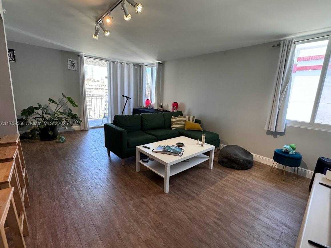 Small Image of 800 NORTH MIAMI AVE #E-1008, Miami Number 3