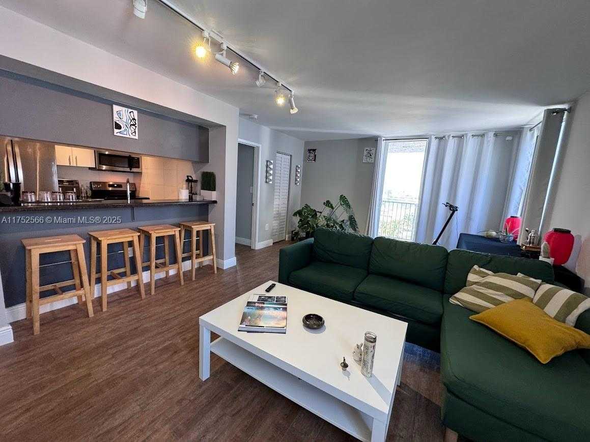 Small Image of 800 NORTH MIAMI AVE #E-1008, Miami Number 4