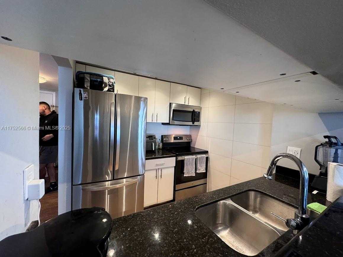Small Image of 800 NORTH MIAMI AVE #E-1008, Miami Number 7