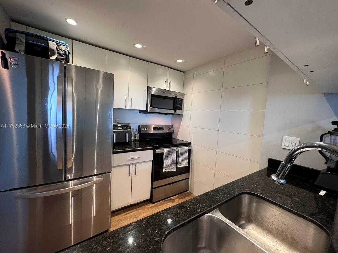 Small Image of 800 NORTH MIAMI AVE #E-1008, Miami Number 8