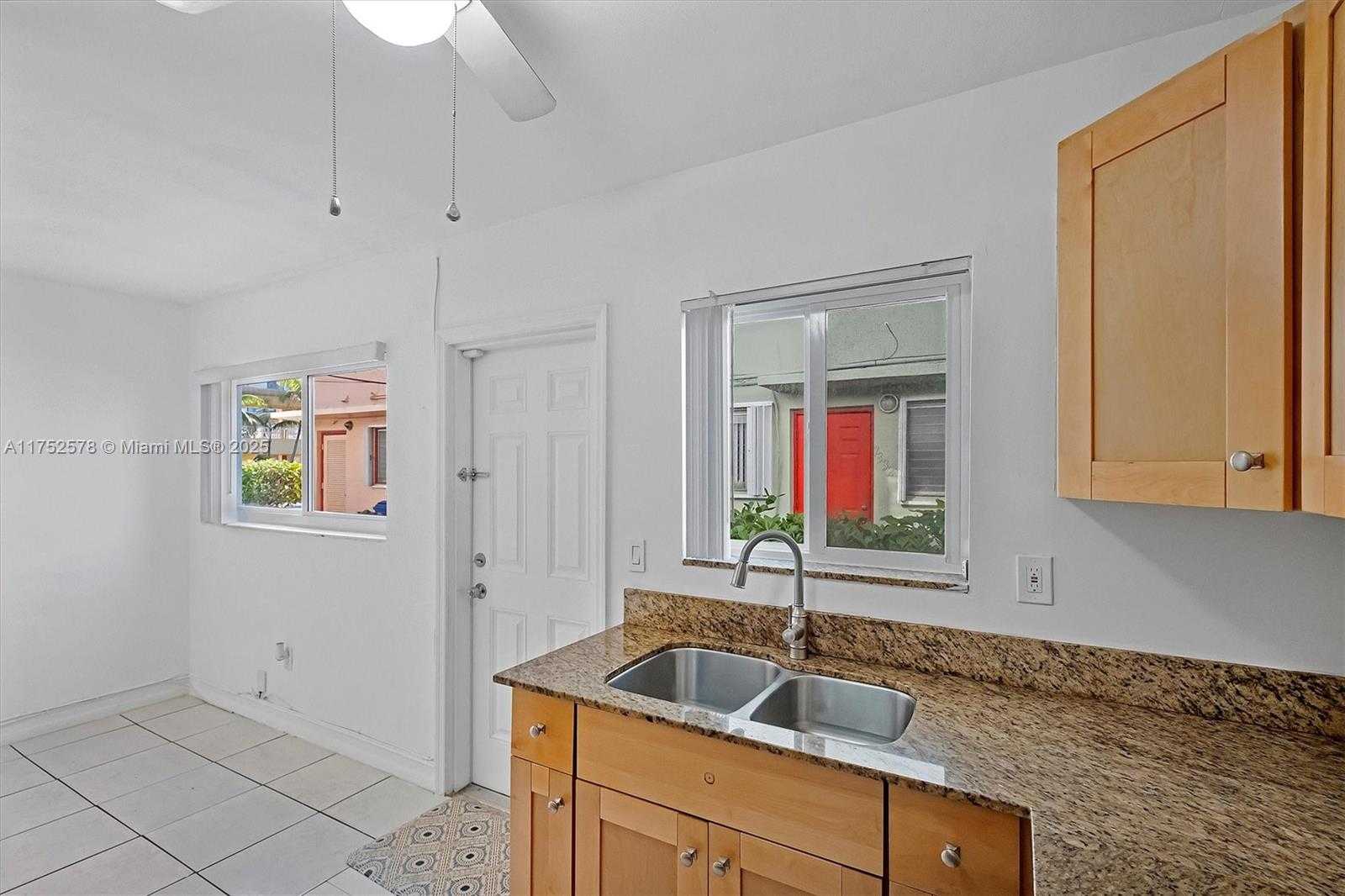 Small Image of 7342 GARY AVE, Miami Beach Number 11