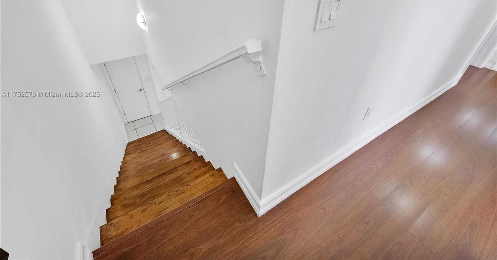 Small Image of 7342 GARY AVE, Miami Beach Number 14