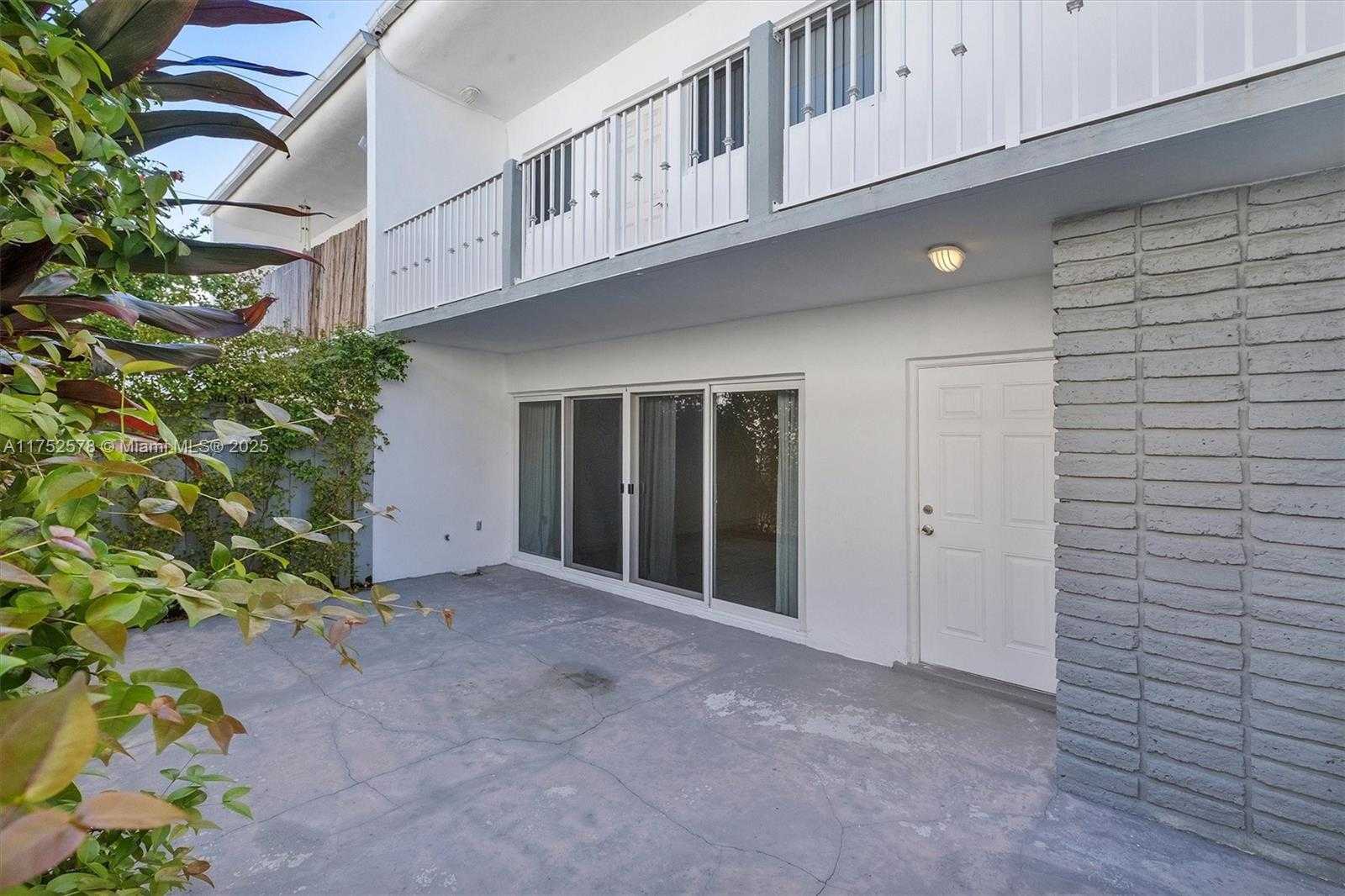 Small Image of 7342 GARY AVE, Miami Beach Number 2