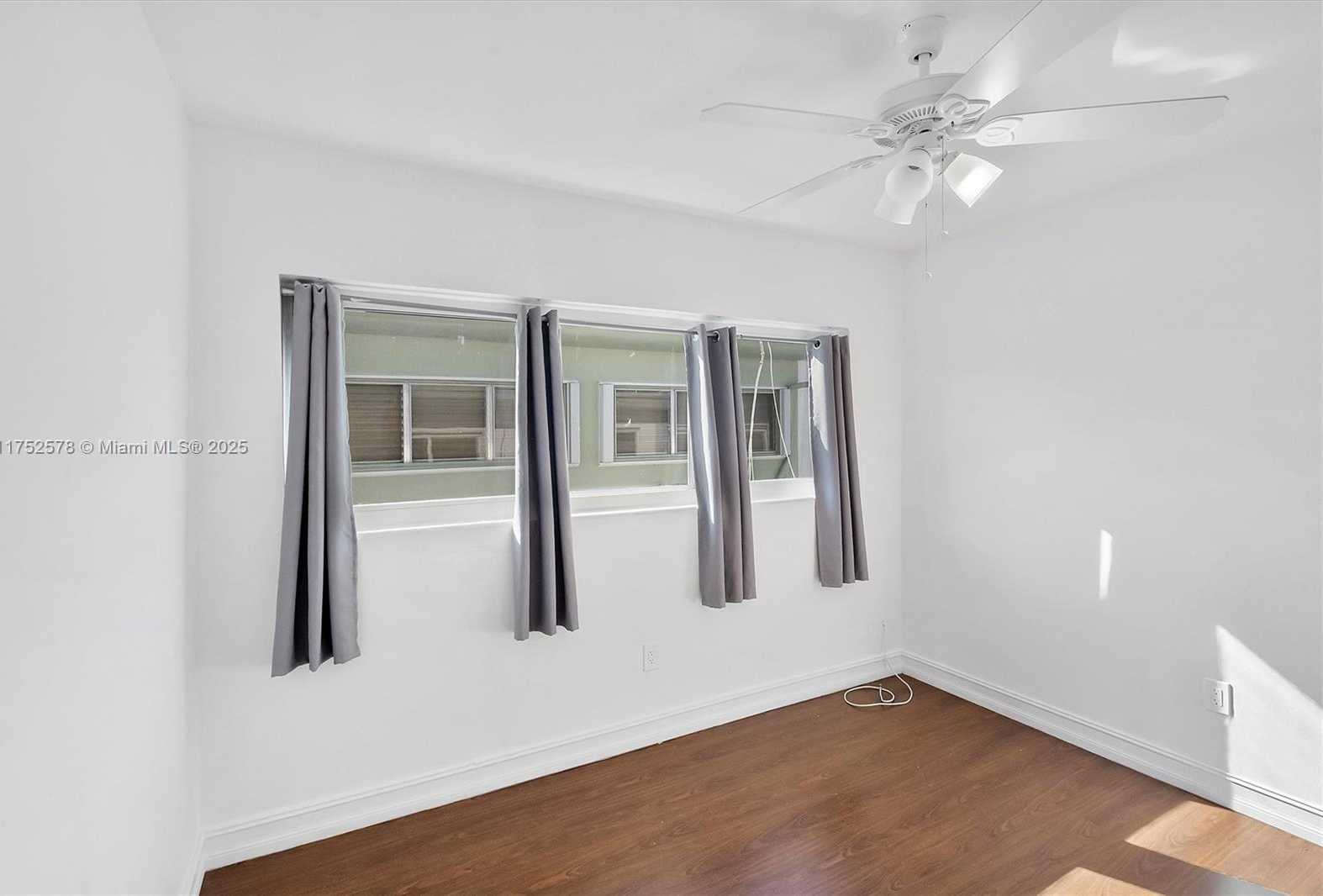 Small Image of 7342 GARY AVE, Miami Beach Number 24
