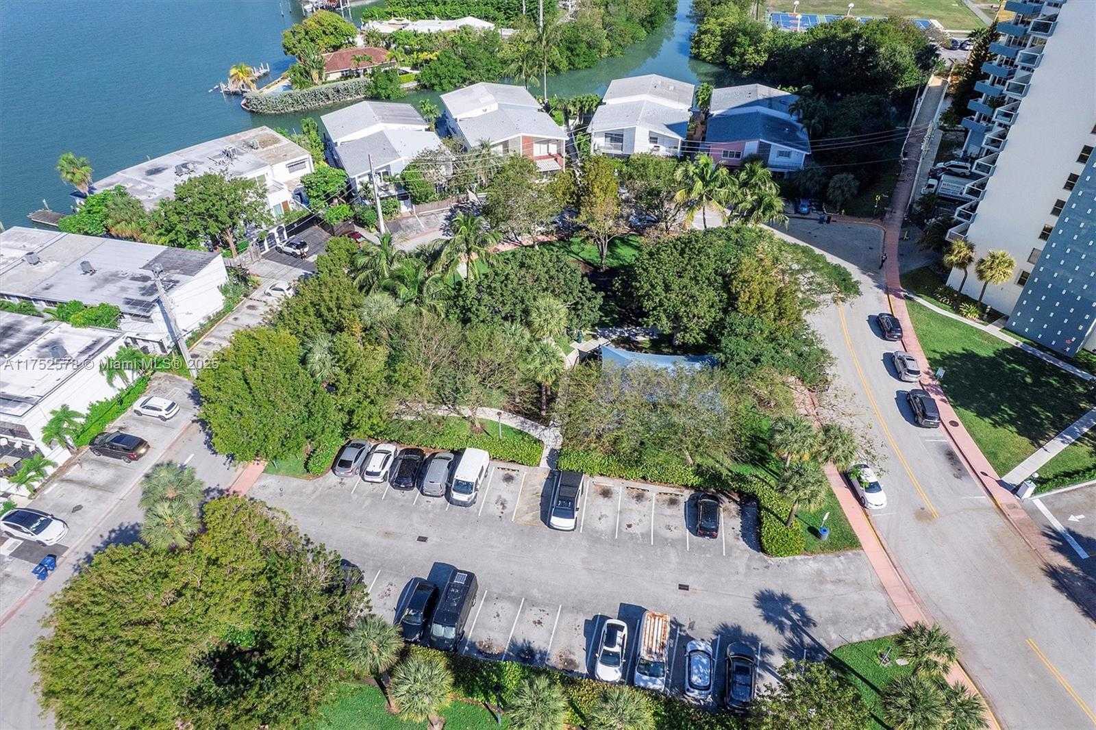 Small Image of 7342 GARY AVE, Miami Beach Number 29