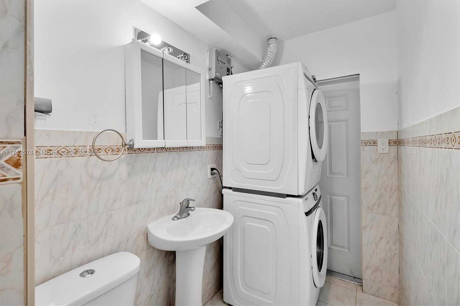 Small Image of 7342 GARY AVE, Miami Beach Number 33