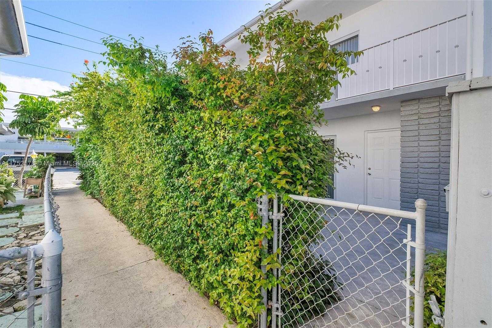 Small Image of 7342 GARY AVE, Miami Beach Number 35