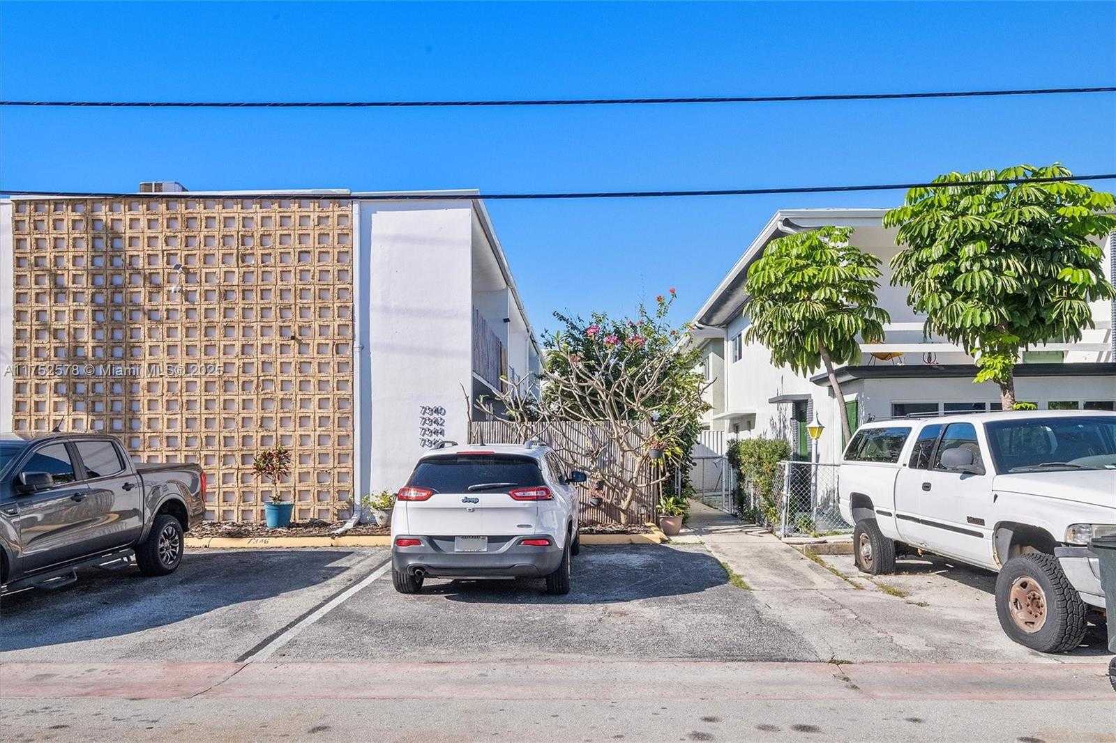 Small Image of 7342 GARY AVE, Miami Beach Number 38