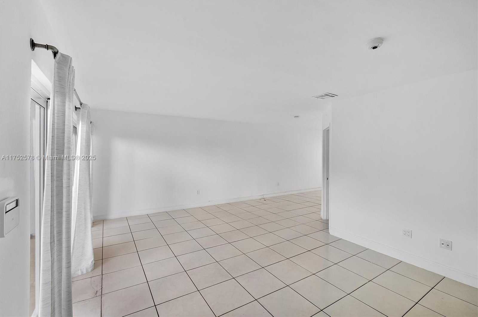 Small Image of 7342 GARY AVE, Miami Beach Number 5