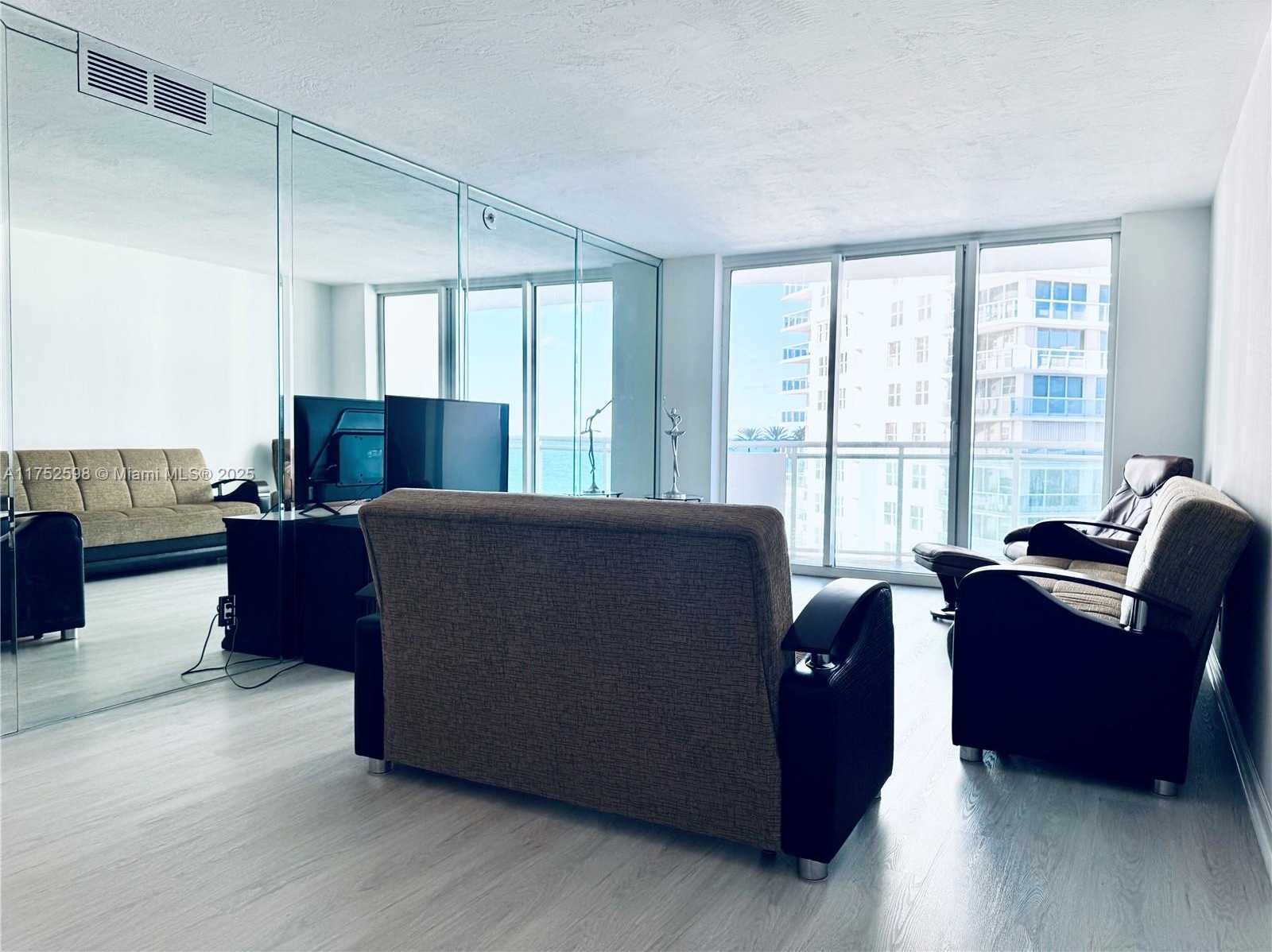 Small Image of 3001 SOUTH OCEAN DR #645, Hollywood Number 10