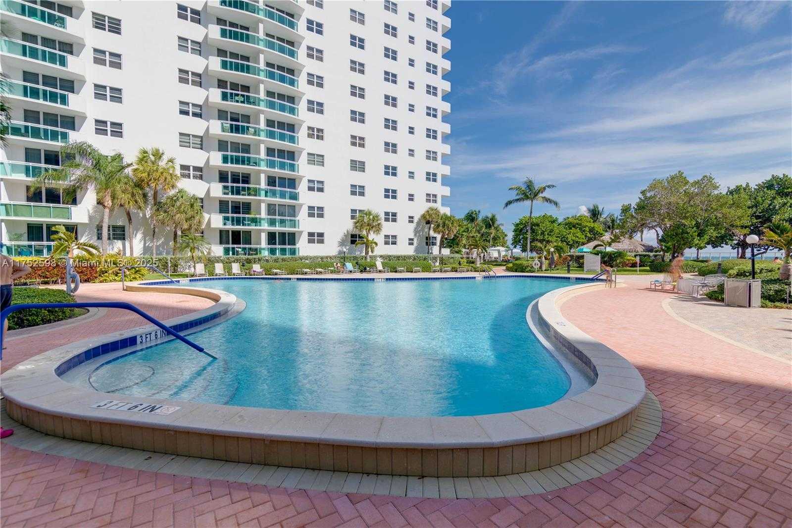 Small Image of 3001 SOUTH OCEAN DR #645, Hollywood Number 30