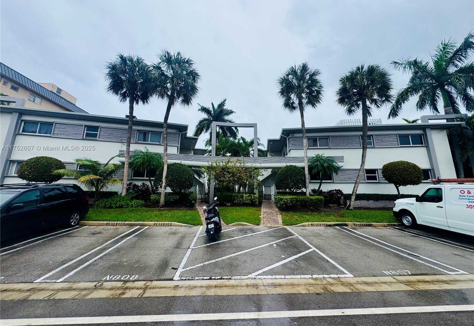 Small Image of 1142 99TH ST #3, Bay Harbor Islands Number 17