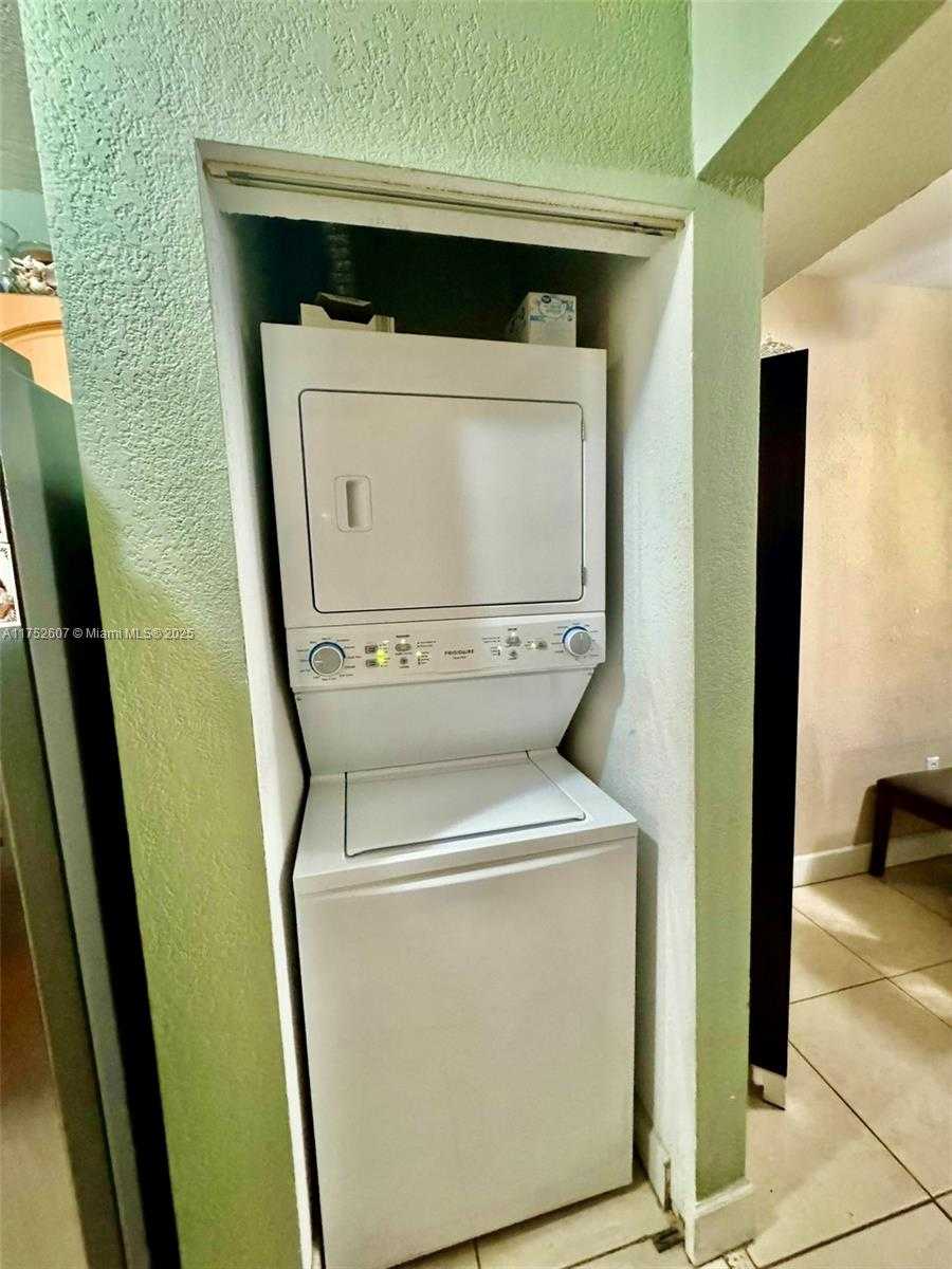 Small Image of 1142 99TH ST #3, Bay Harbor Islands Number 6