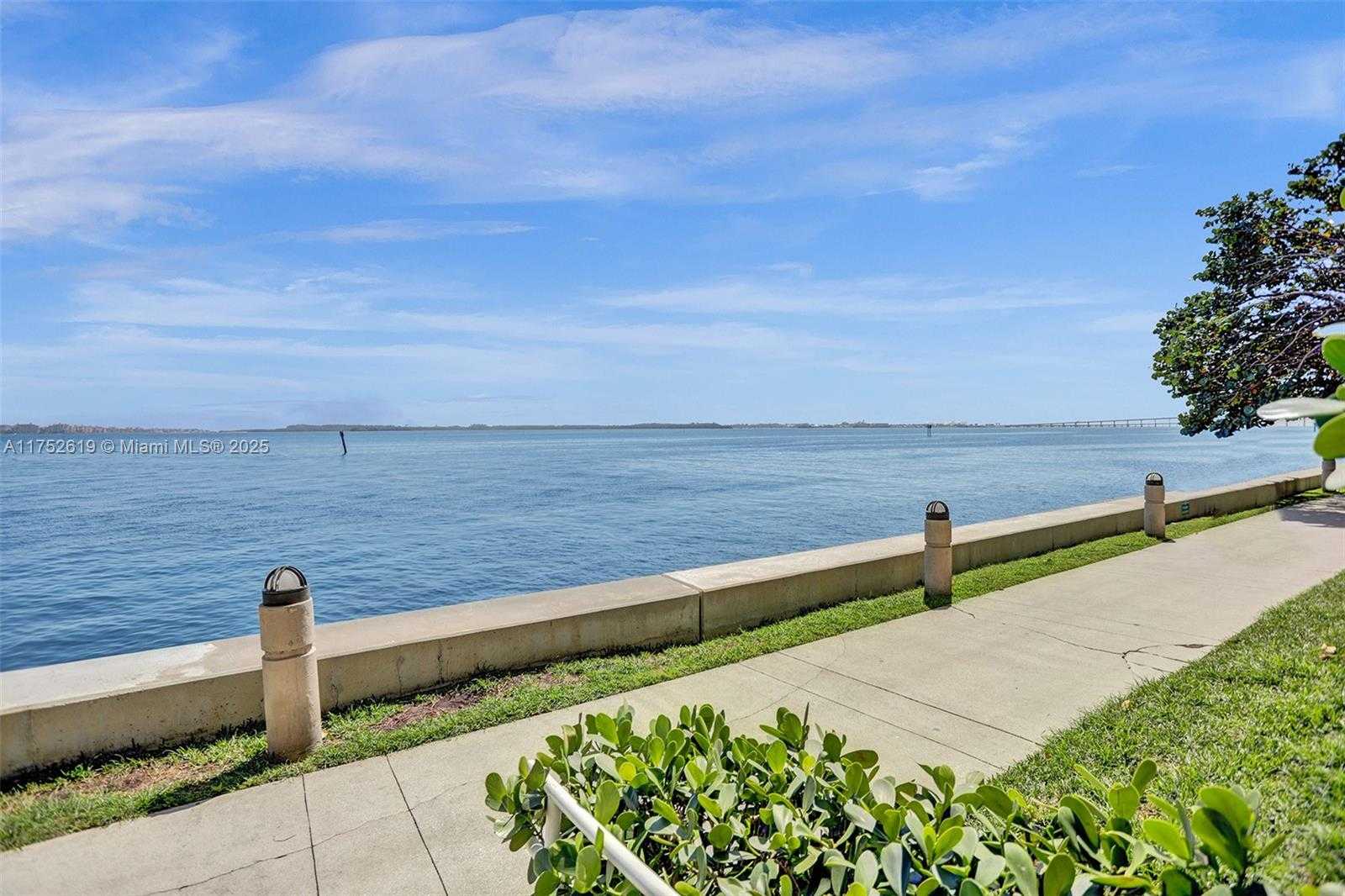 Small Image of 770 CLAUGHTON ISLAND DR #PH-15, Miami Number 35