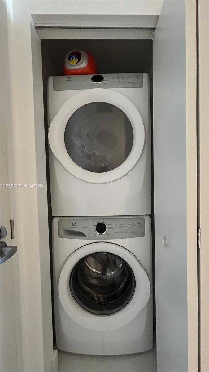Imagen de Pequeño Objeto